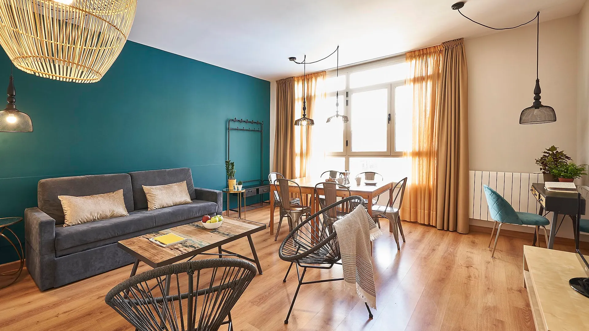 Barcelona Sants Station Apartments location