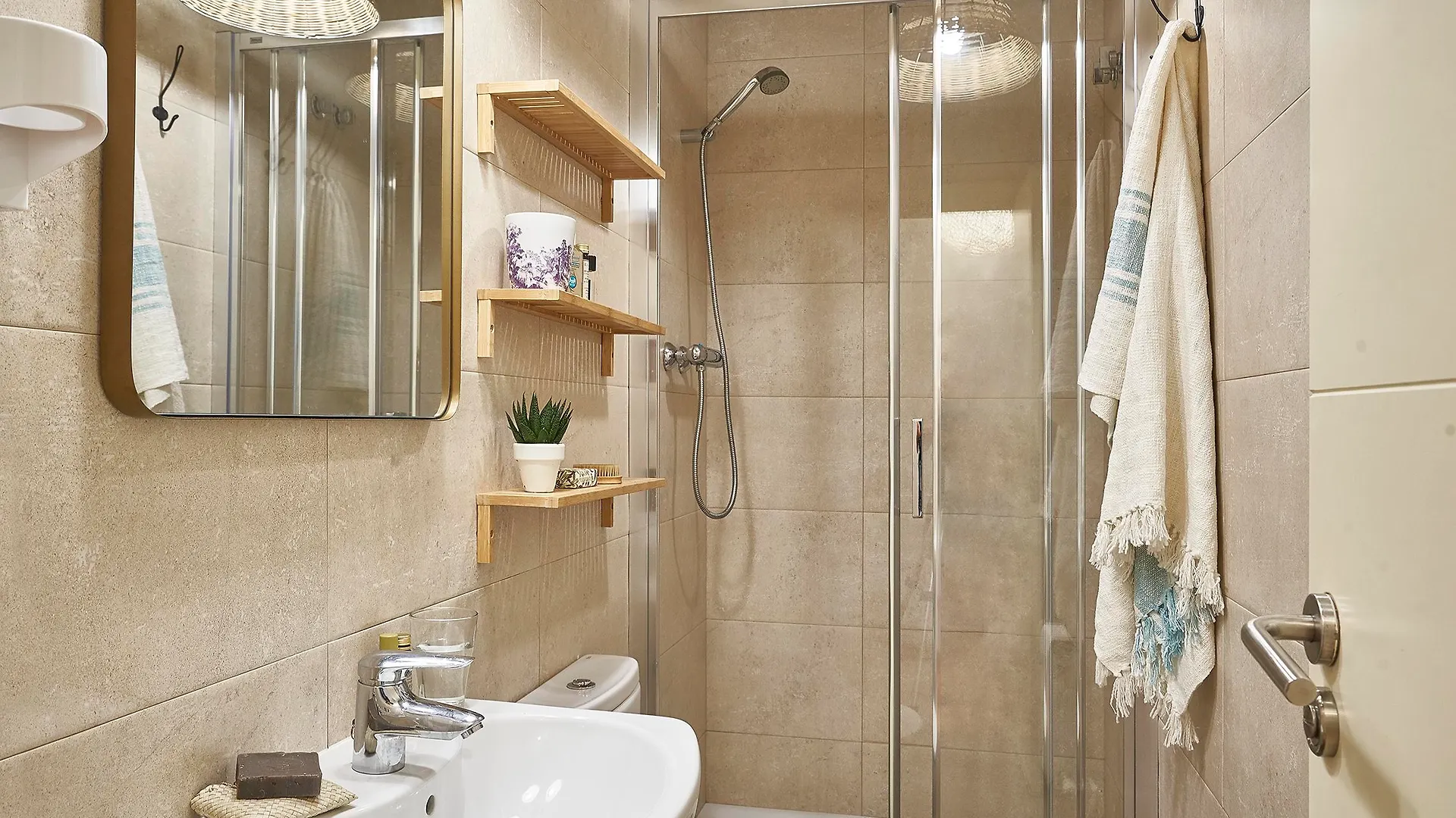 Barcelona Sants Station Apartments